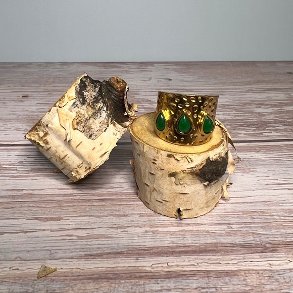 Gold Cuff Ring with Green Teardrops - Picture 4 of 7